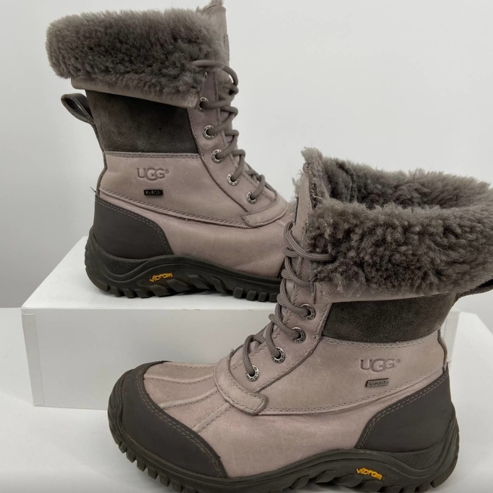 UGG Women's Gray Winter Boots / Fur Lined / Size 6